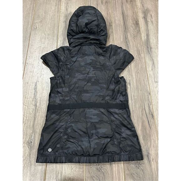 Lululemon Vest with Hood sz 6 - Picture 3 of 5